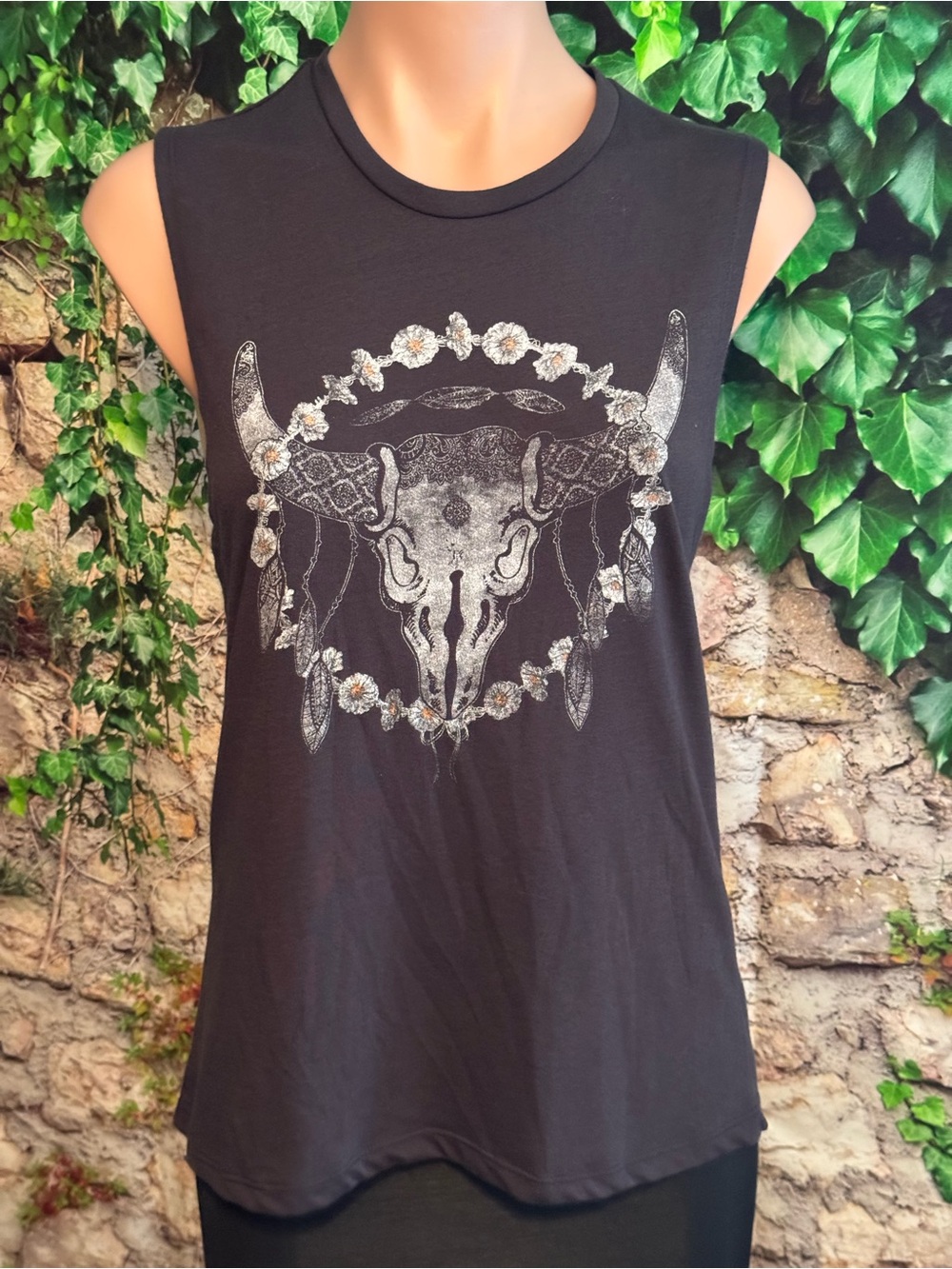 Black Sleeveless Graphic Tank Top with Daisy Chain Floral Bull Skull
